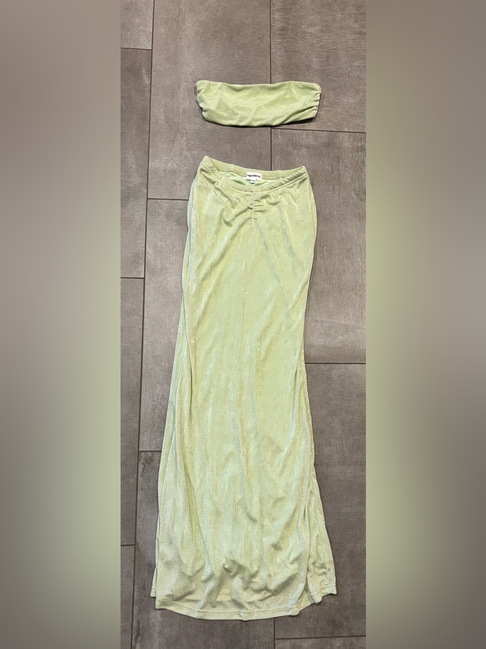 superdown Light Green Satin Maxi Skirt and bra xxs